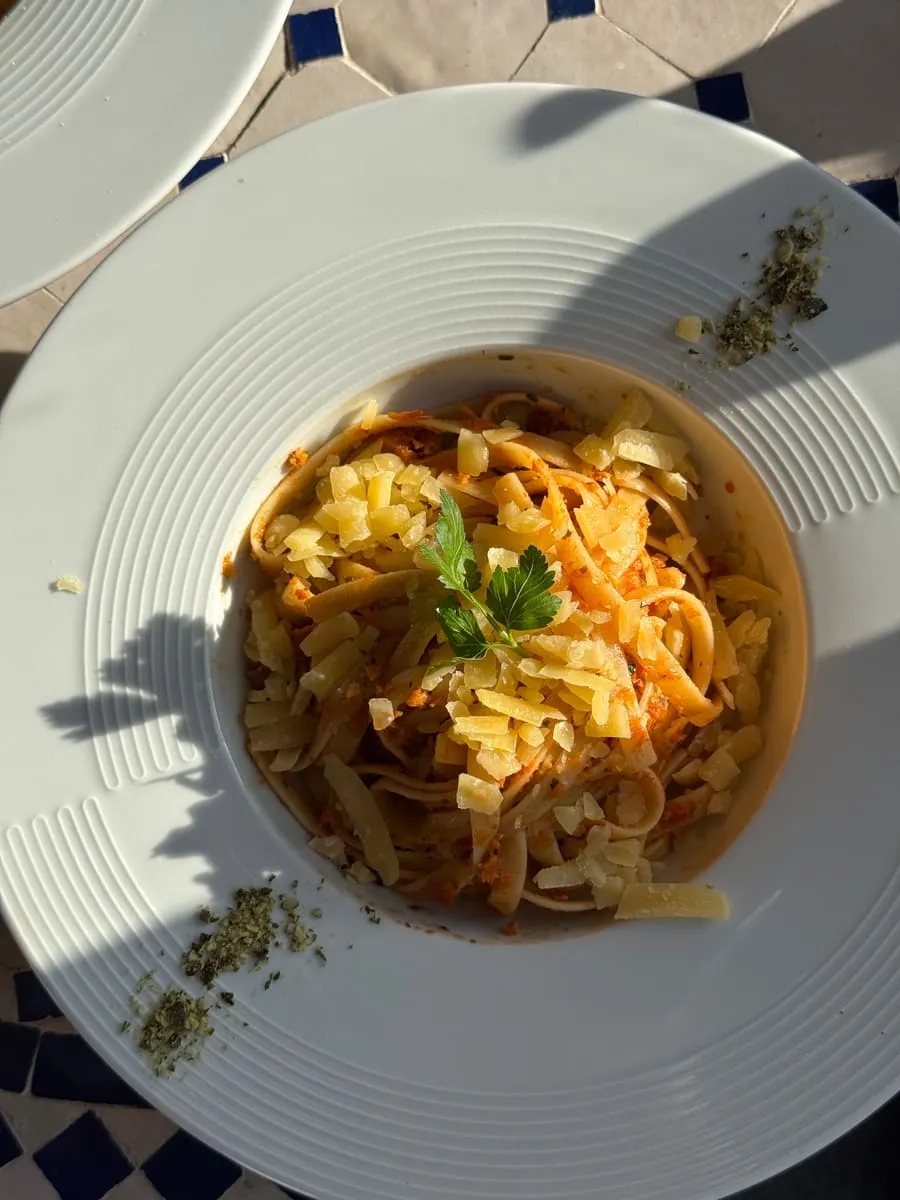 Frischer Mittagstisch mit Pasta im Café Glocke Dresden